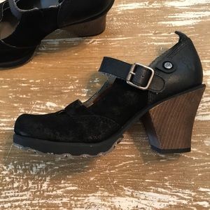 London Underground Chunky Black Heels Sz.8.5